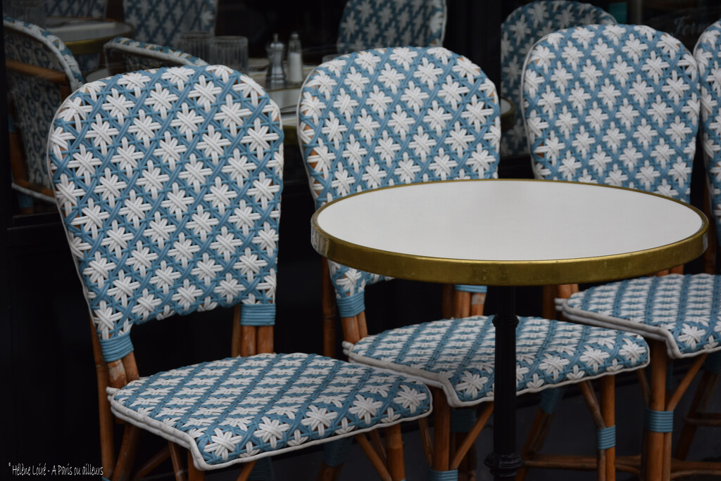 blue chairs by parisouailleurs