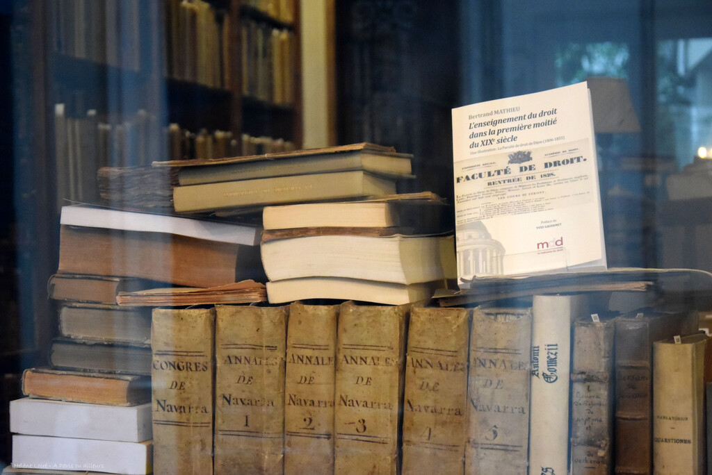 old law bookstore by parisouailleurs