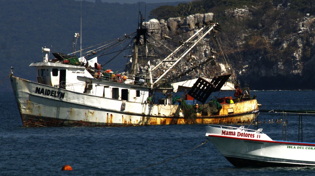 Older fishing boat. by jerzyfotos