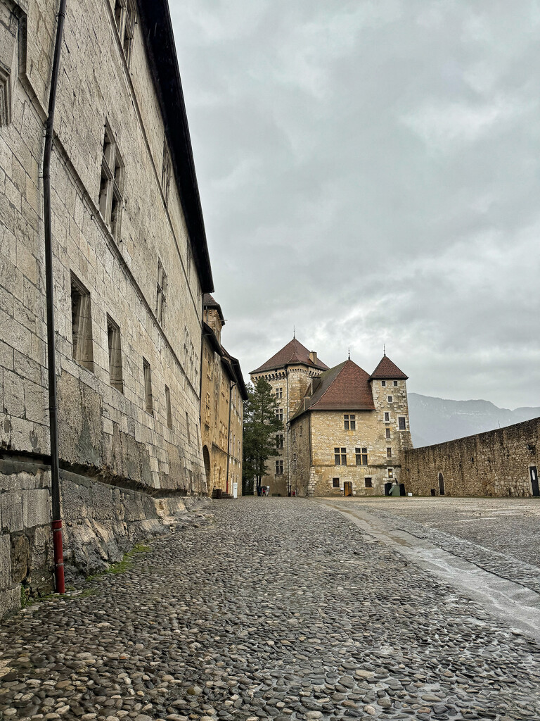 Annecy castle.  by cocobella