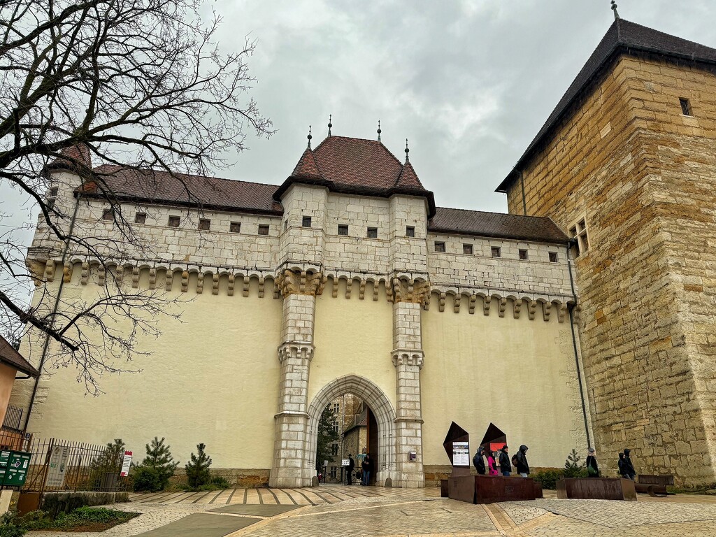 Entrance of Annecy castle.  by cocobella