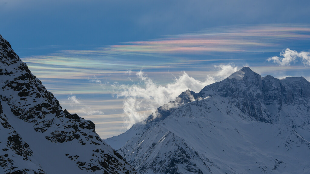 Iridescent clouds by clearlightskies
