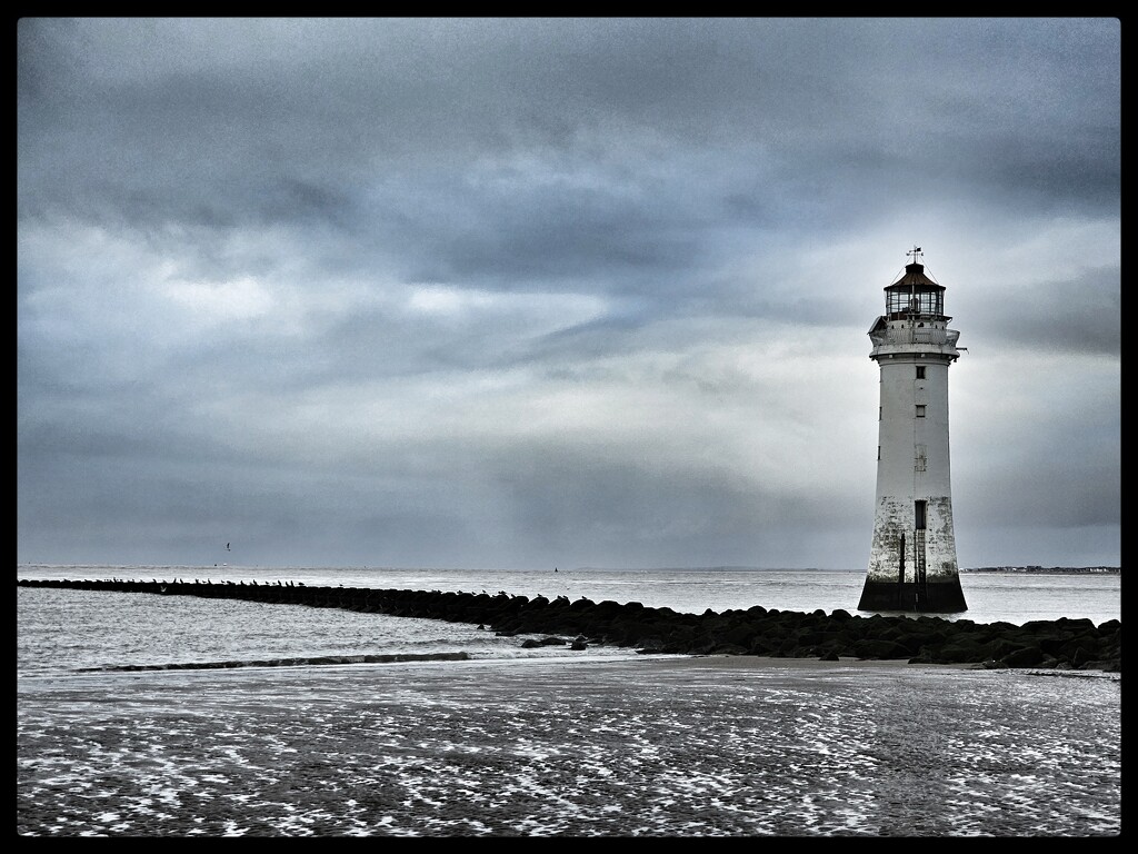 New Brighton lighthouse by kathryn54