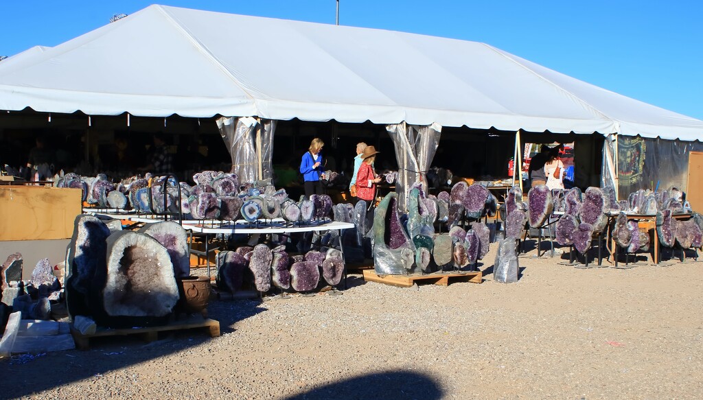 Tucson Gem Show by blueberry1222