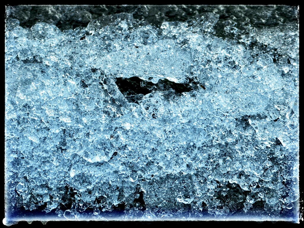 Frozen by eahopp