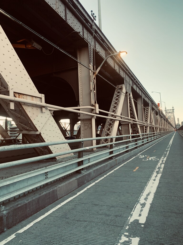 Queensboro Bridge by blackmutts