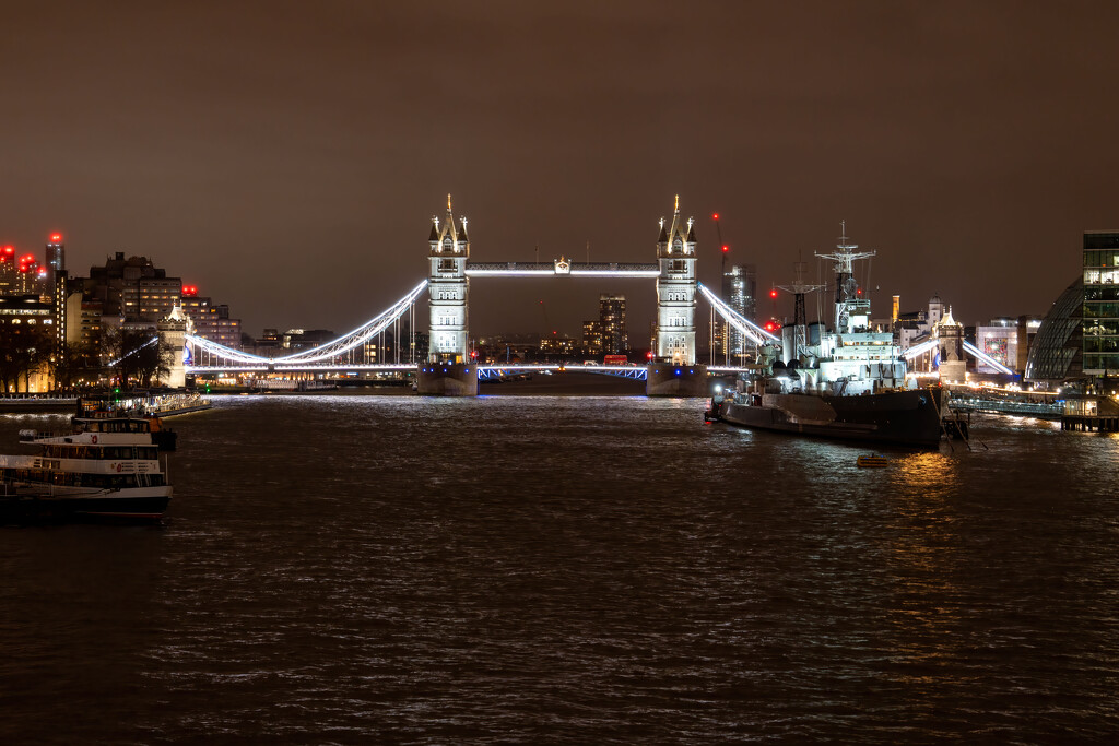 London Bridge by clifford