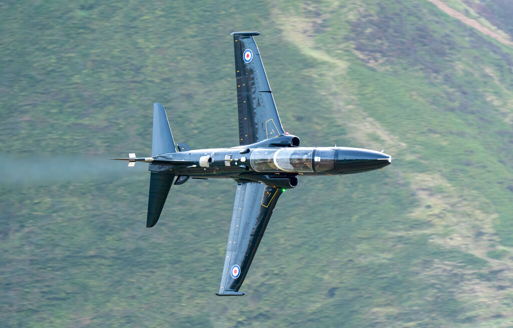 Mach Loop, Wales - Hawk Jet trainer Mk2 by clifford