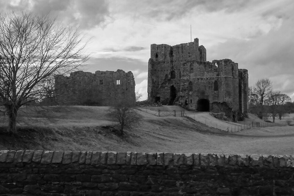Brougham Castle by anniesue