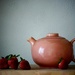 teapot&strawberries by amyk