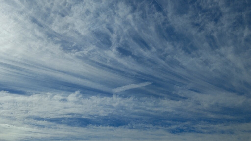Wispy clouds... by marlboromaam