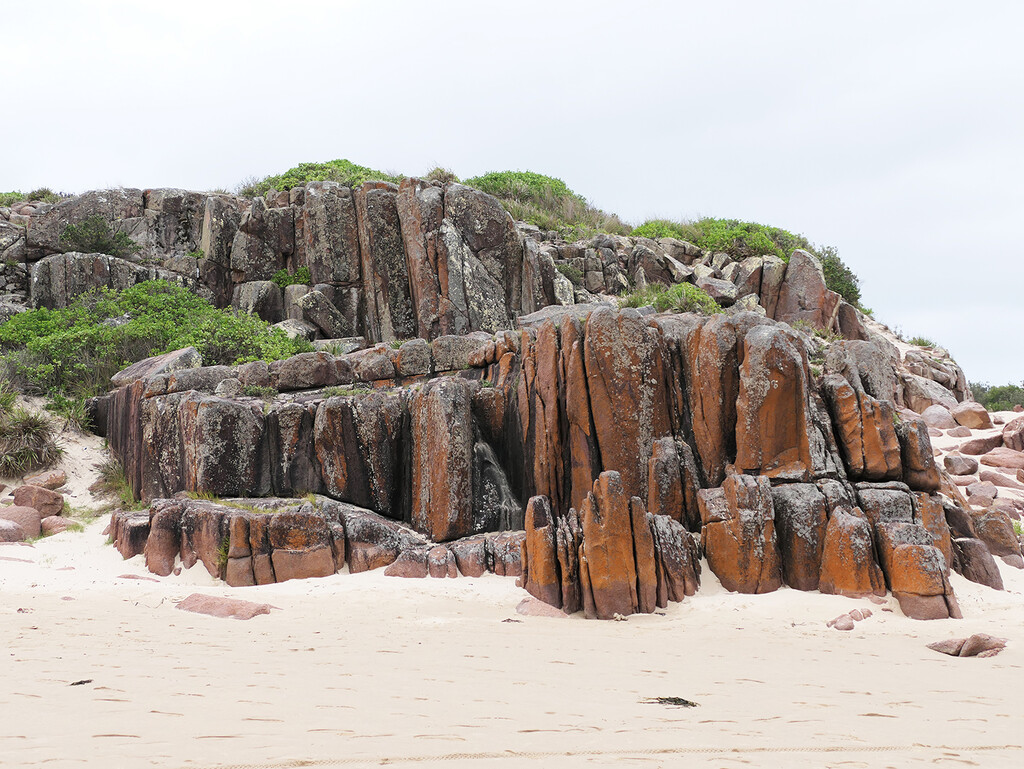 Rock Formations Anna  Bay by onewing