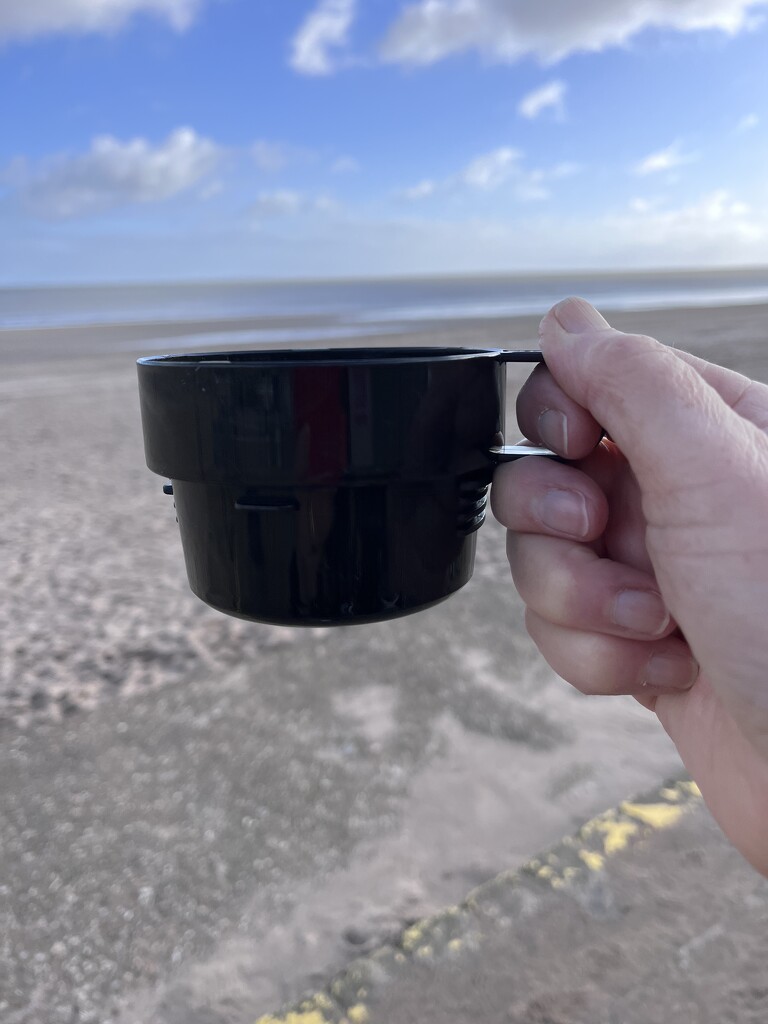 Morning coffee at the beach by elainea