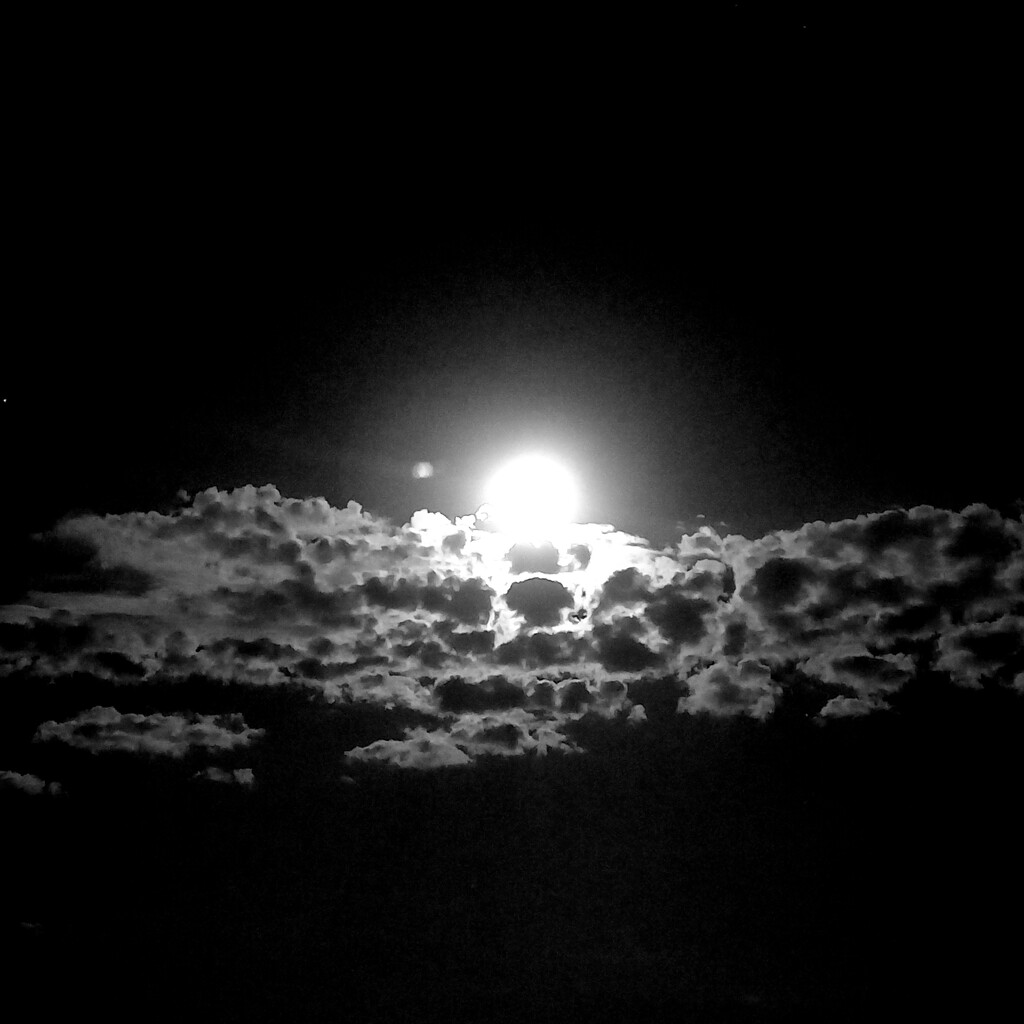 Moonrise by aq21