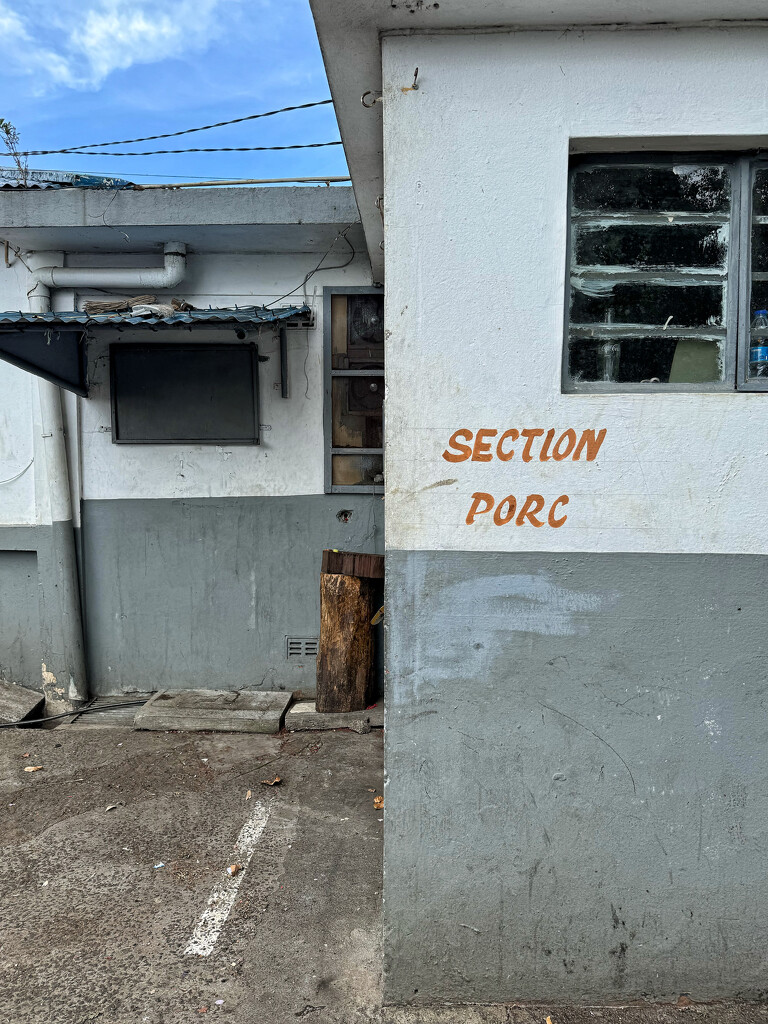 Section porc.  by cocobella
