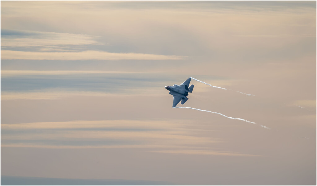 F35 turning hard by clifford