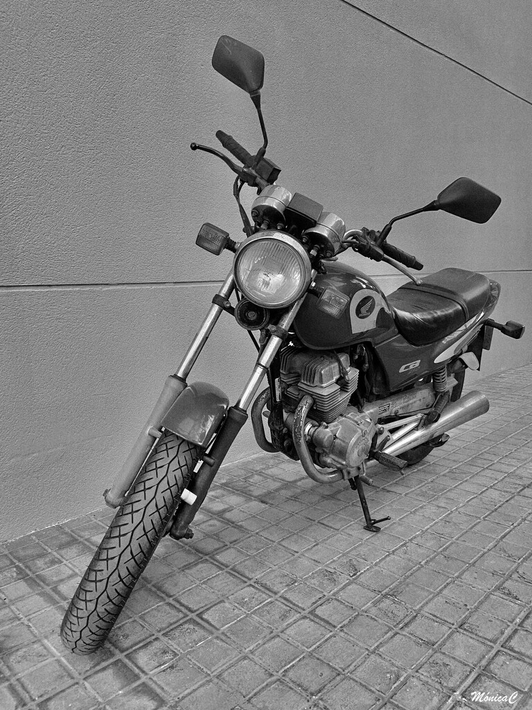 Motorbike by monicac