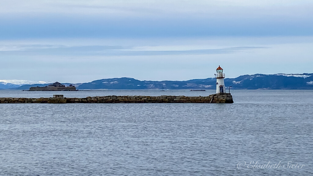 The lighthouse and Munkholmen by elisasaeter