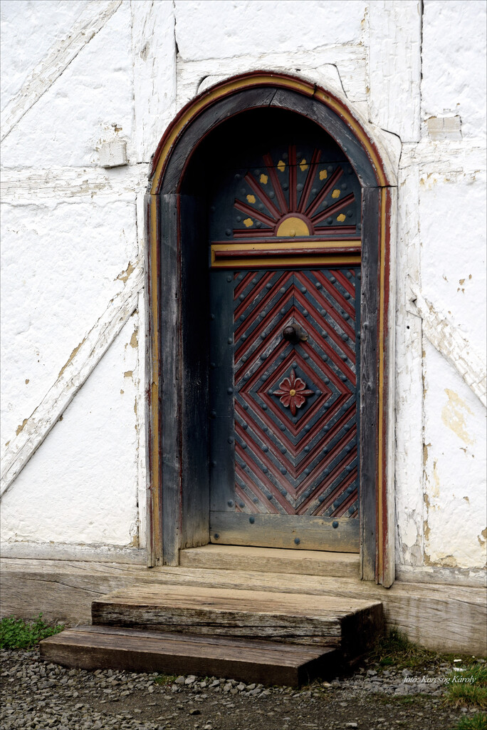 An old door by kork