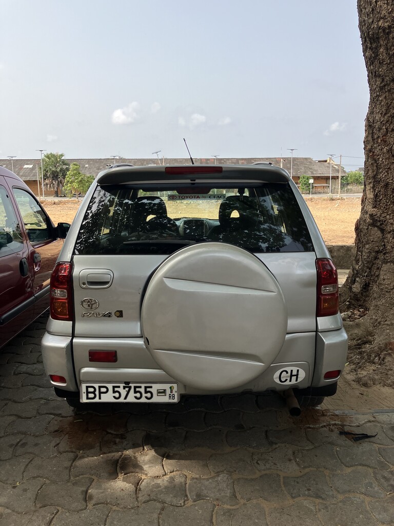 A former Swiss car in Benin by vincent24