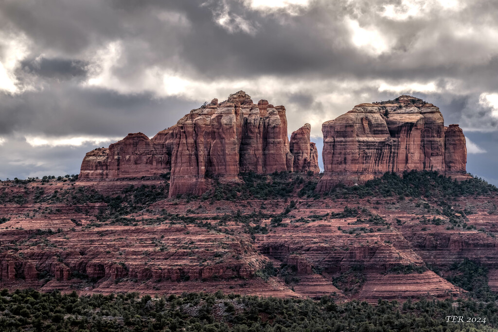 Buttes on a Cloudy Day by taffy