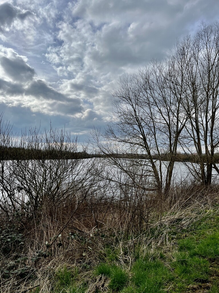 A walk around the reservoir.... by anne2013