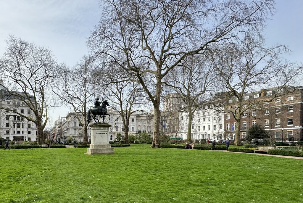 St James Square  by jeremyccc