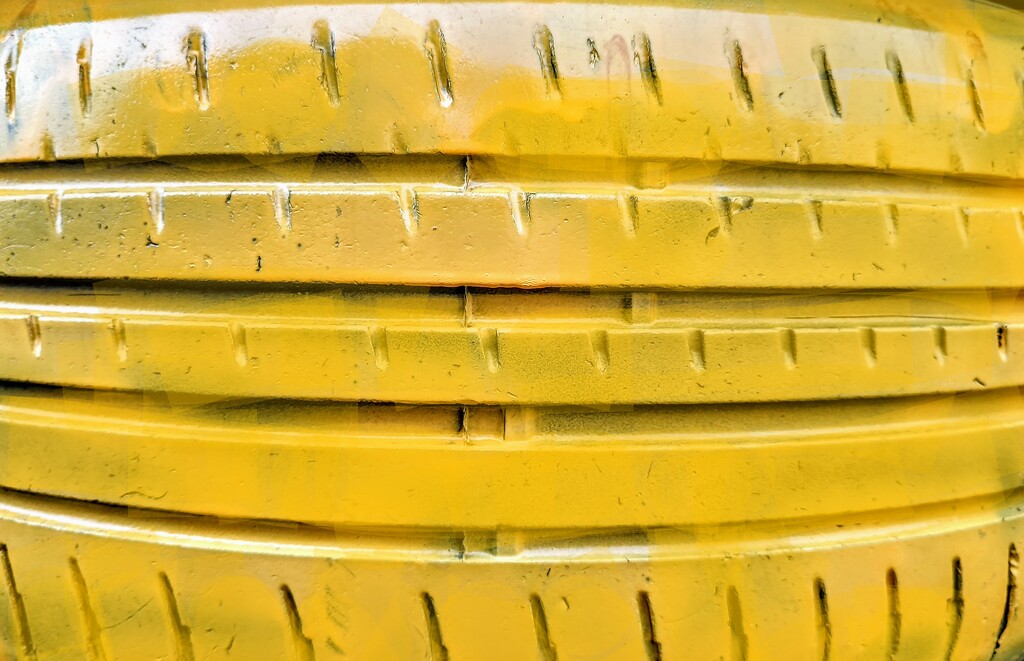 Painted tyre  by boxplayer