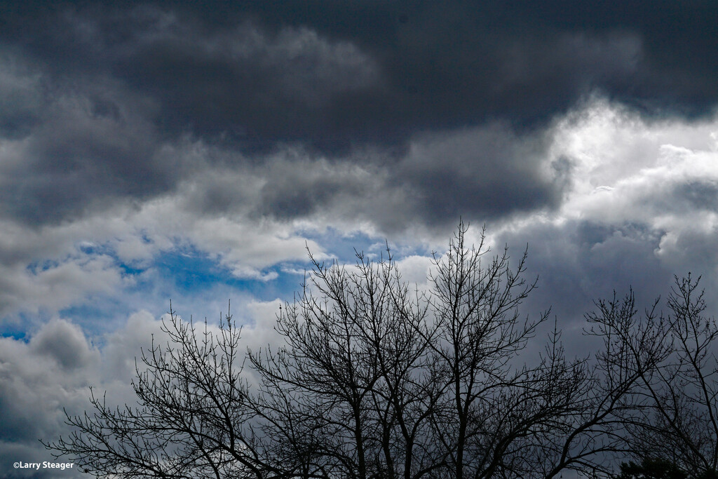 Late winter storm clouds by larrysphotos
