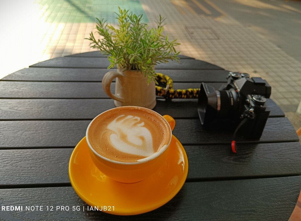 Coffee break, Kapitan Kelling. by ianjb21