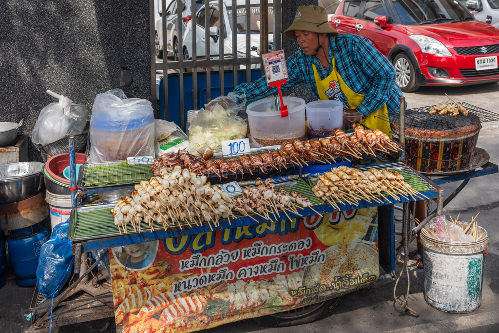 Naklua Sea-Food Market  by lumpiniman