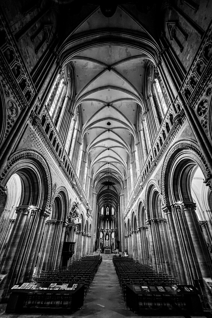 Bayeux Cathedral by kwind