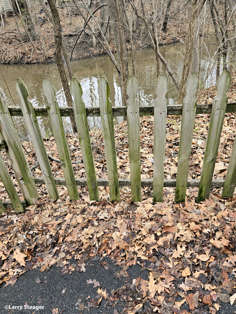 Picket fence by larrysphotos