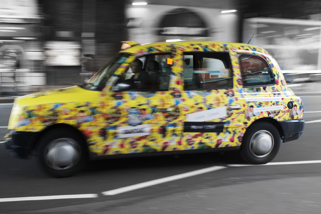 Snap Taxi (London) by loganleybold