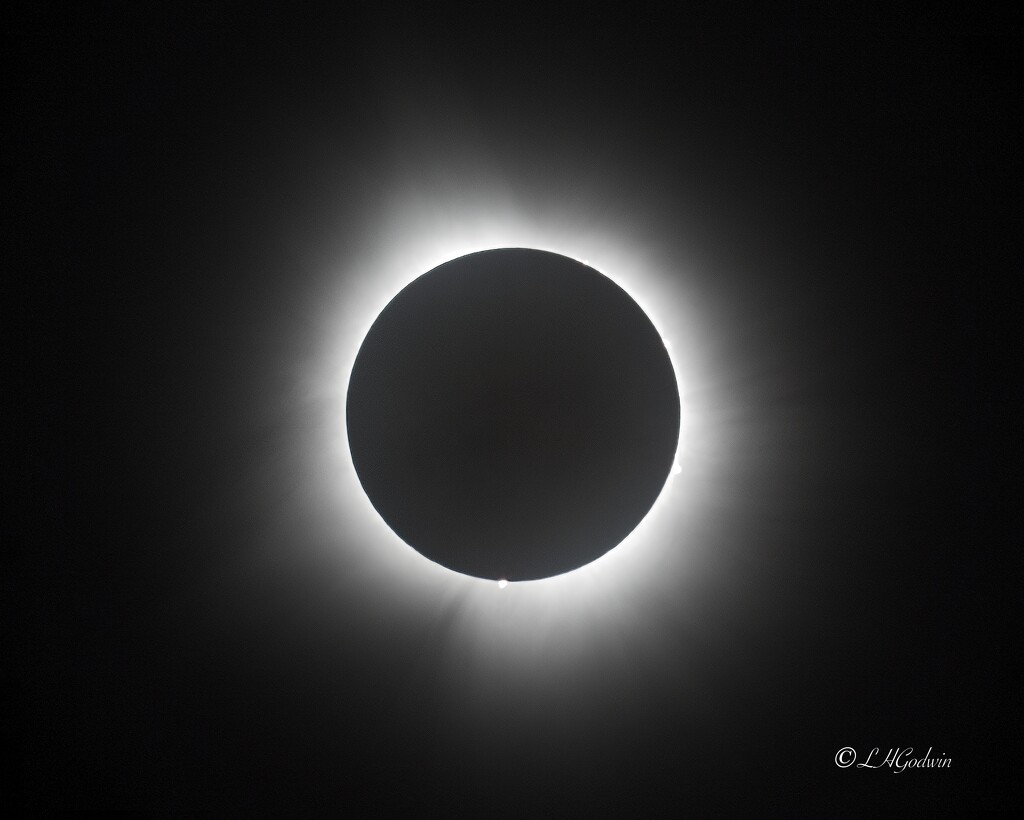 LHG_9177 Totality from Arkansas by rontu