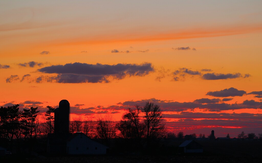 Iowa Sunset by lynnz