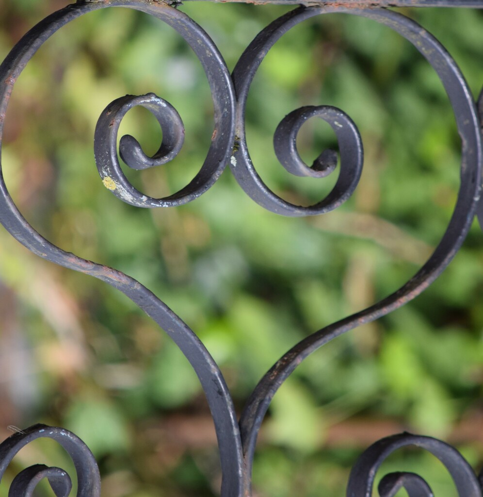 Green gate heart by dragey74