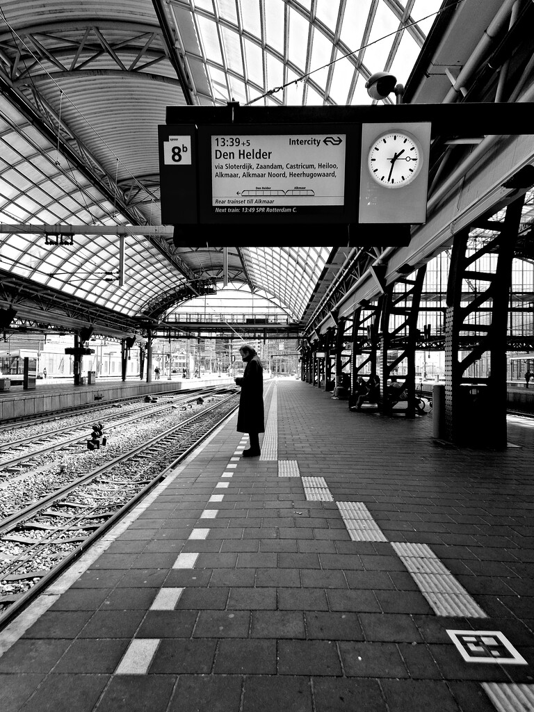Amsterdam Central Station by sporenmaken