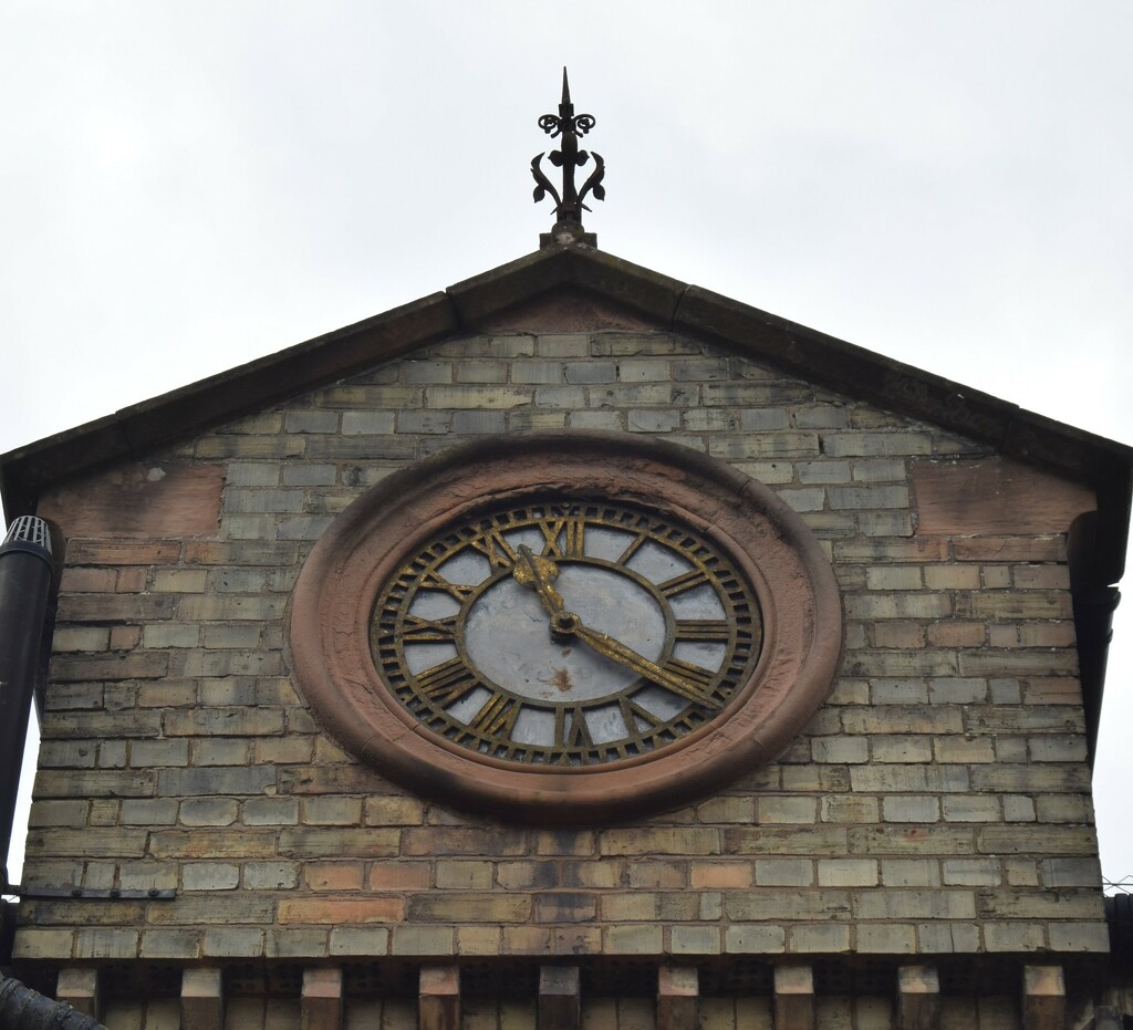 Clock 7 - - 11:22 (Terracotta) by dragey74