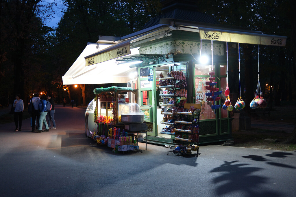 Night kiosk by plebster