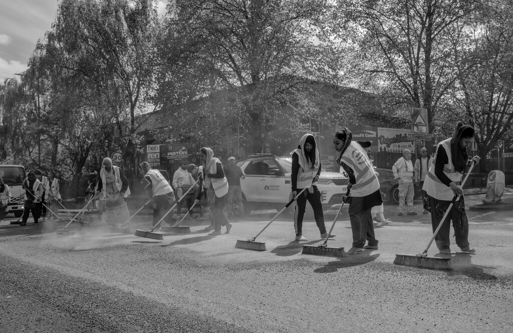 VAISAKHI NAGAR KIRTAN Street Cleaning Team  by phil_howcroft