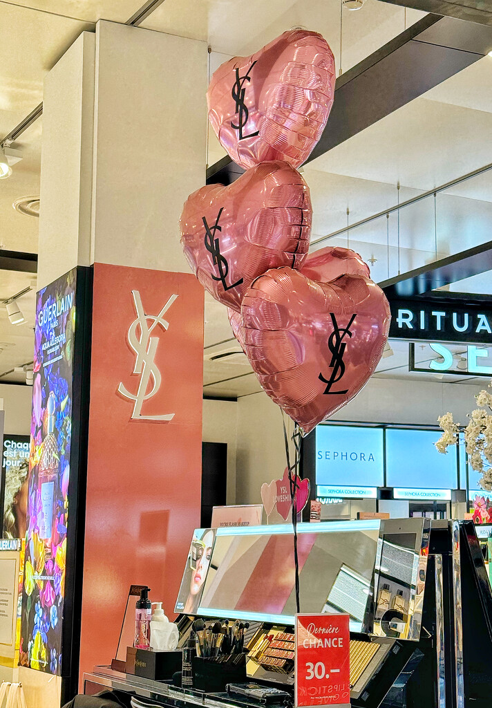 Luxury pink heart balloons.  by cocobella