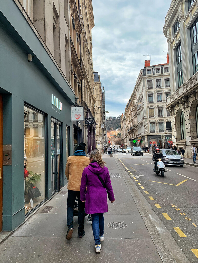 Heart in Lyon street.  by cocobella