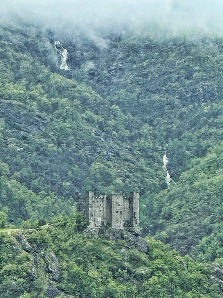 Saint Vincent castle.  by cocobella