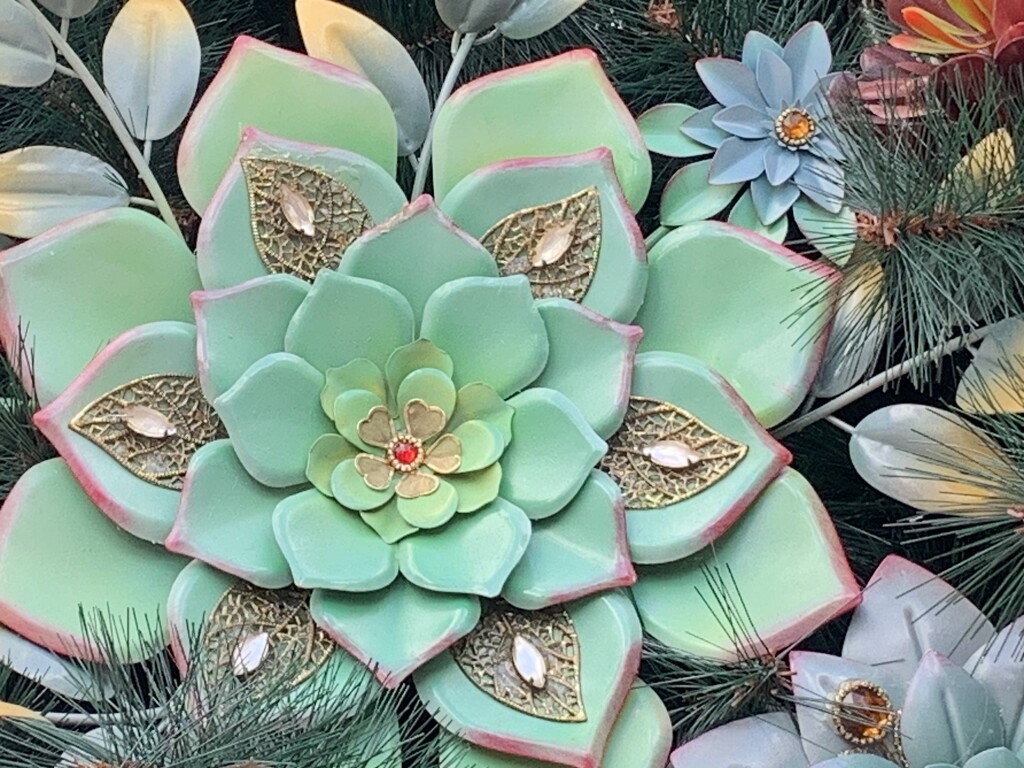 Pretty Ornament by lisab514