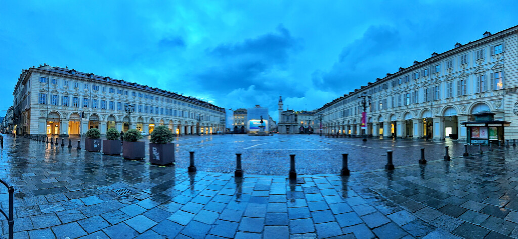 Piazza in Torino.  by cocobella