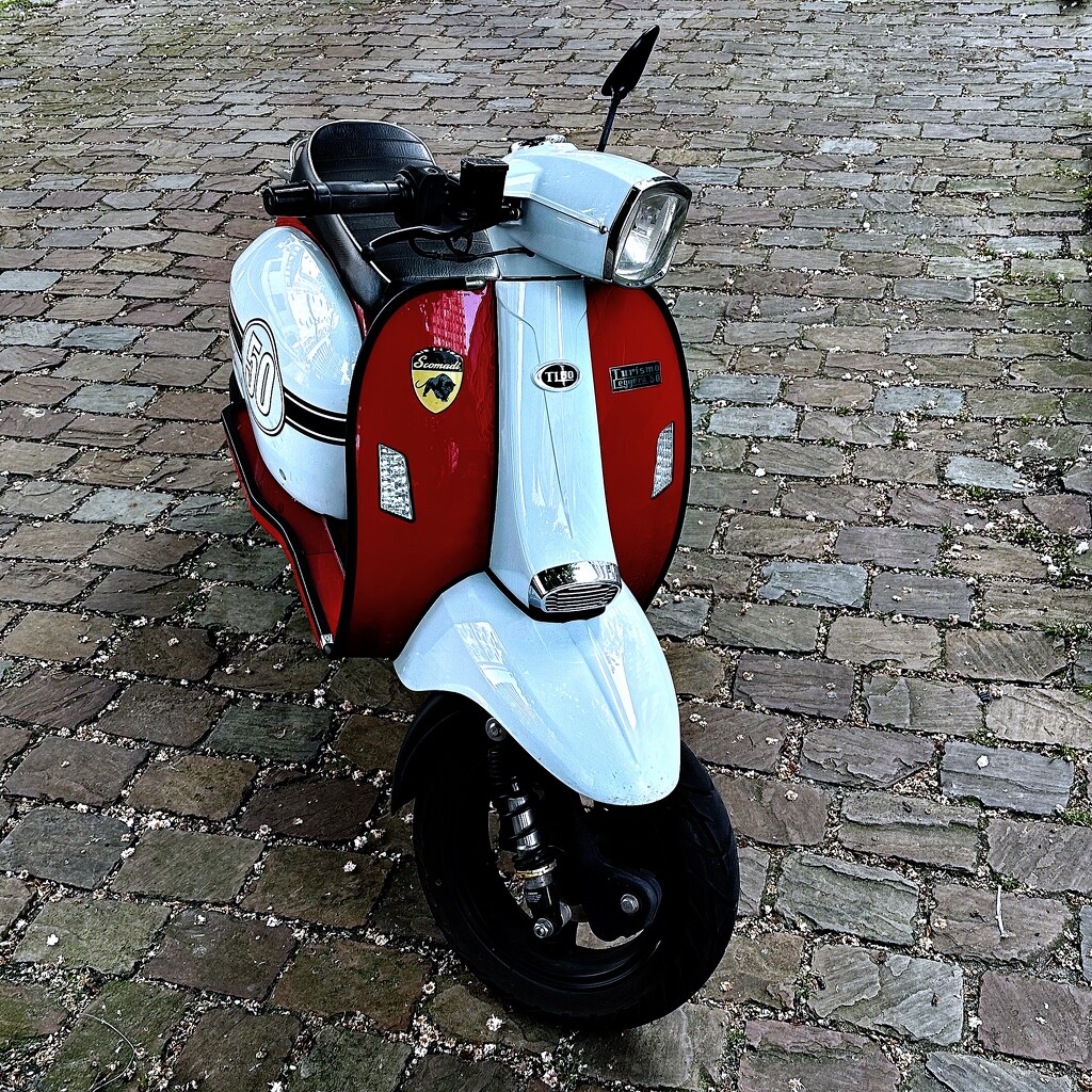 Retro scooter by mastermek