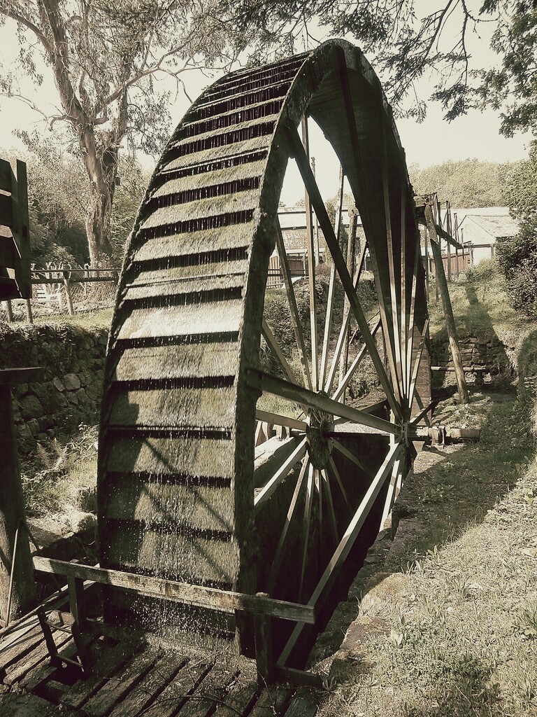 Water wheel..... by cutekitty