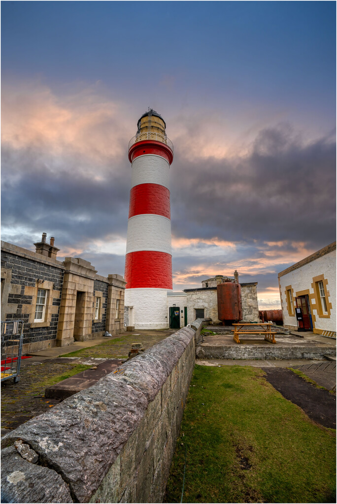 Eilean Glas Lighthouse by clifford