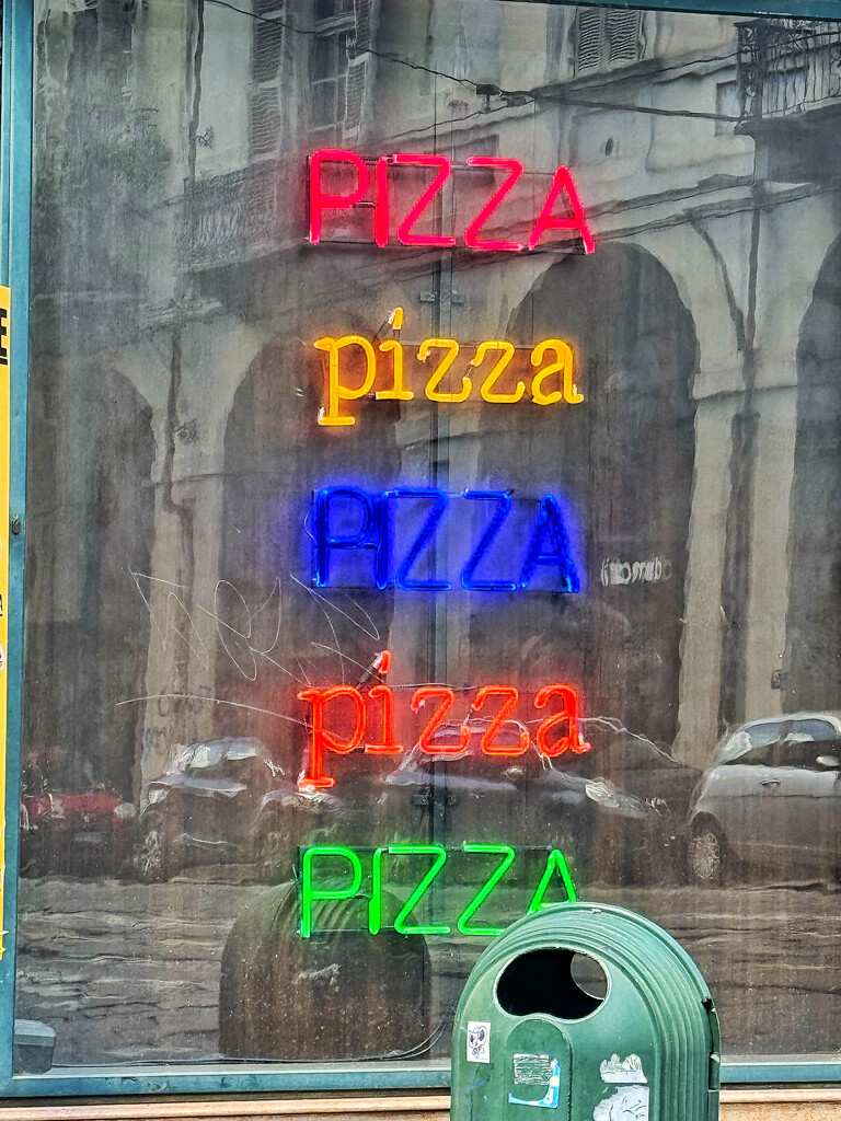 Pizza, pizza…. by cocobella
